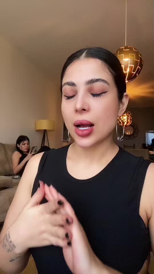 @Melissa_hossini