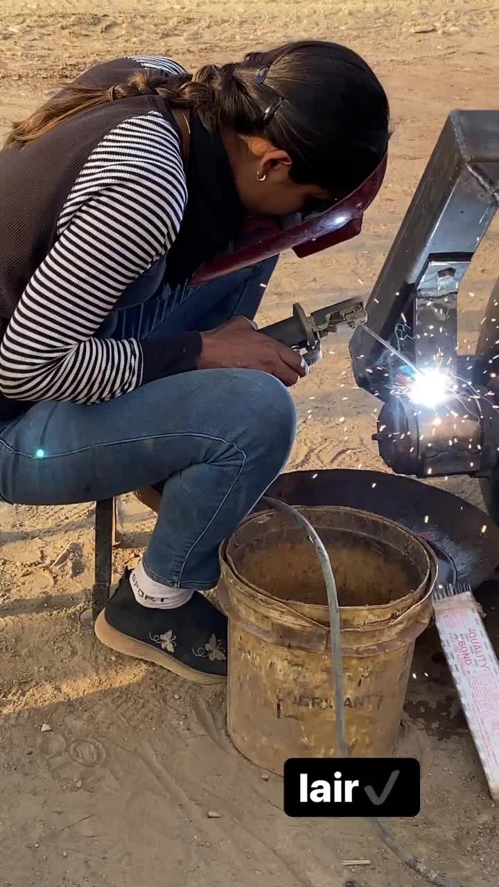 @brown_kudi_welder_girl