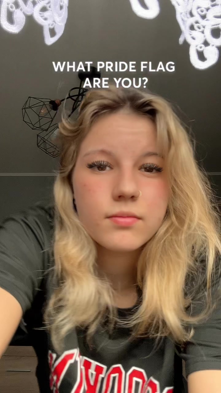 @Julka🏳️🌈❤️
