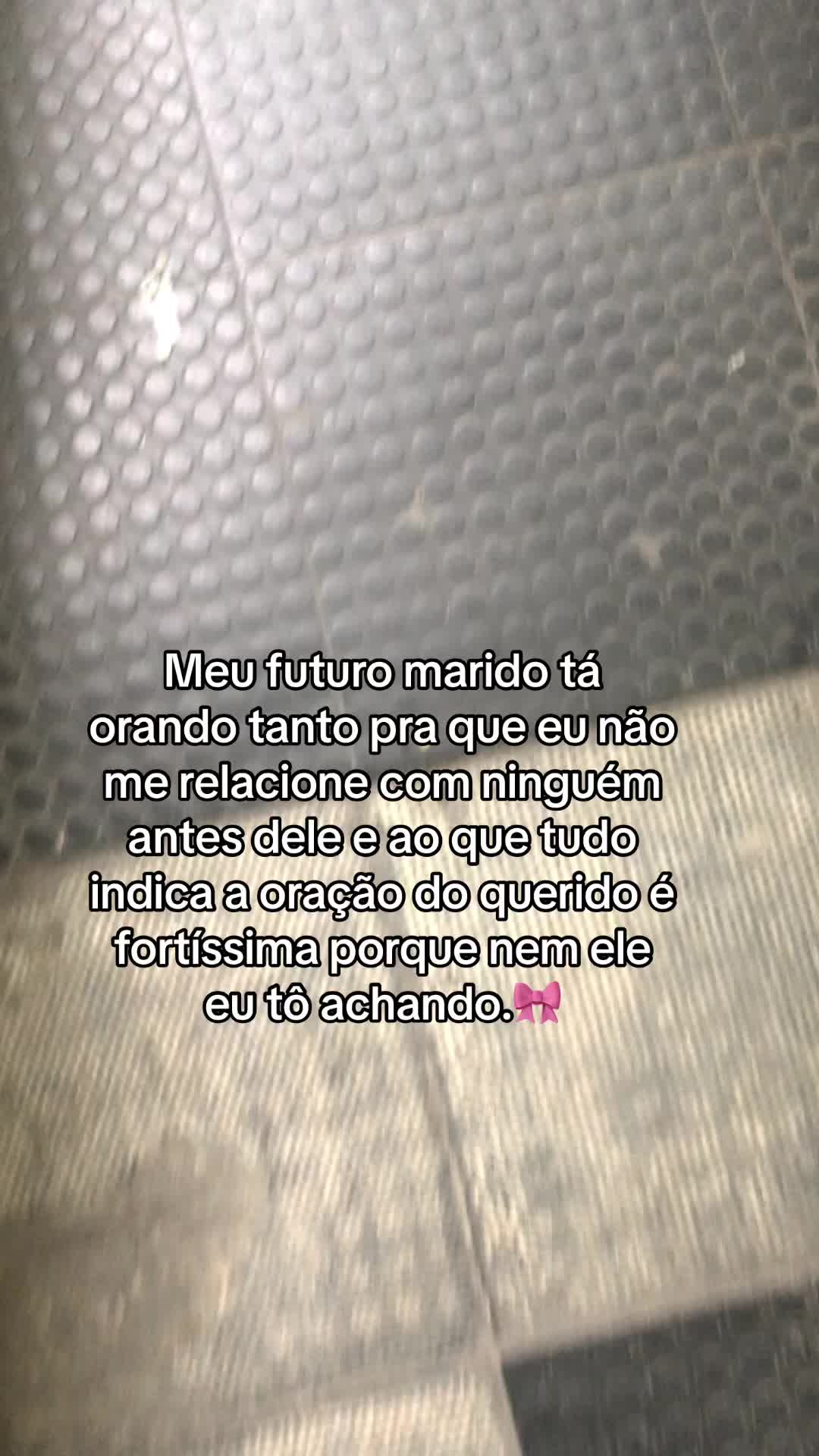 @bonita e deprimida.