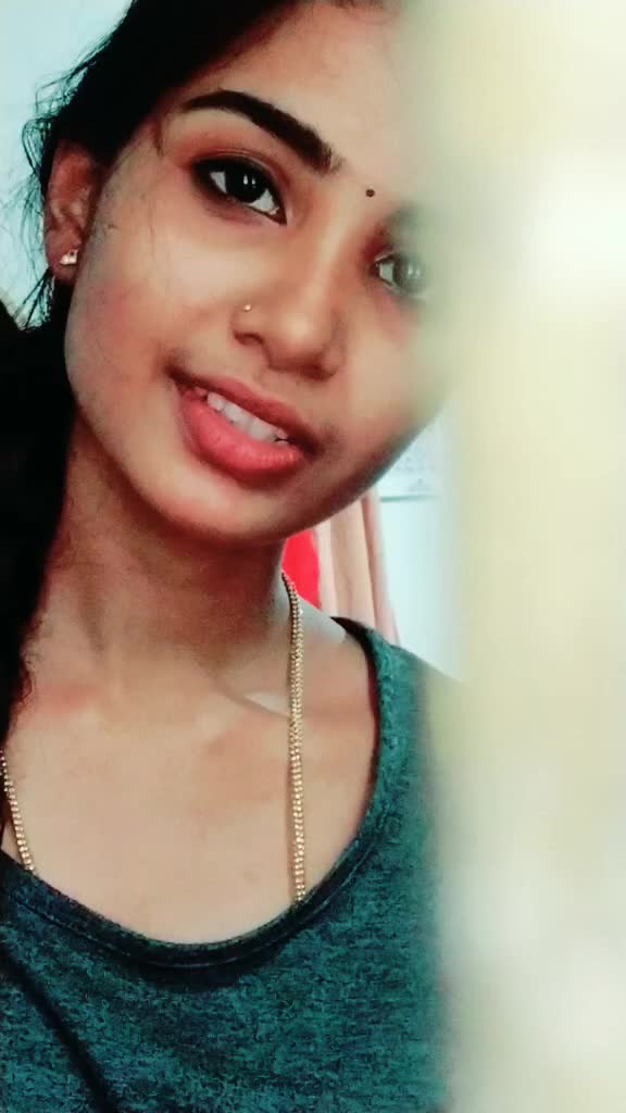 @👑KEERTHI VAVACHI👑