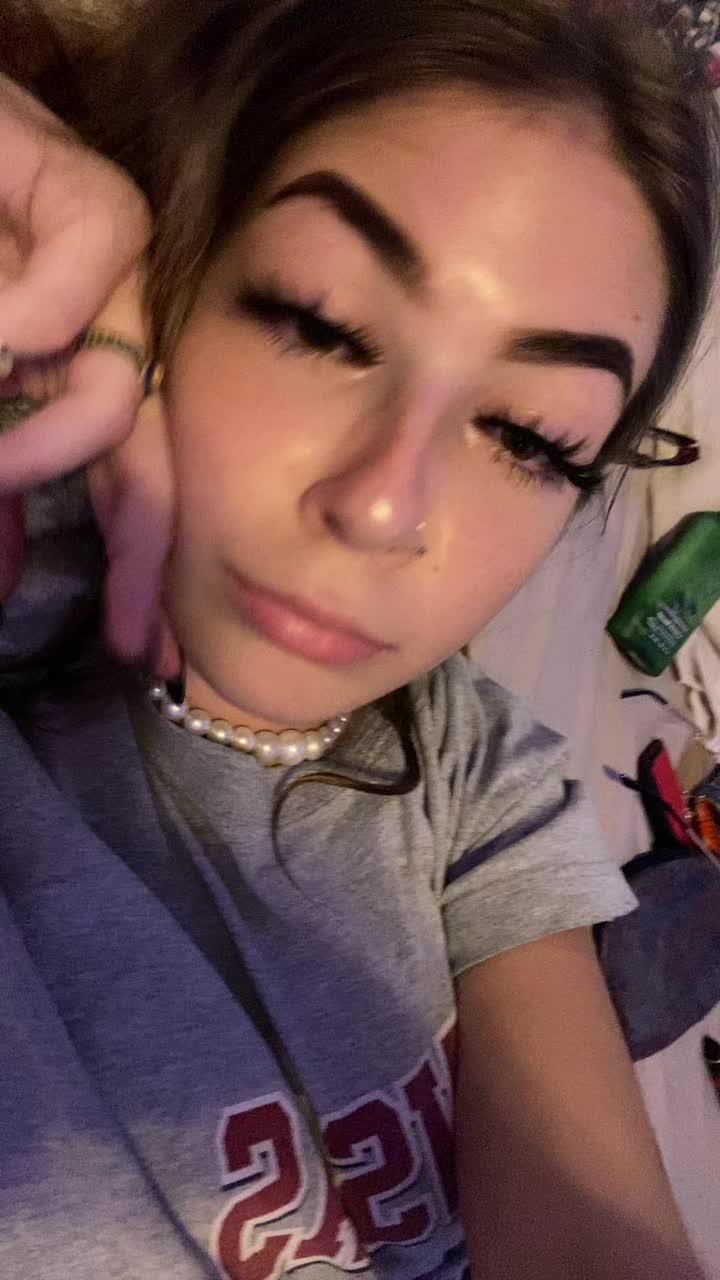 @:3