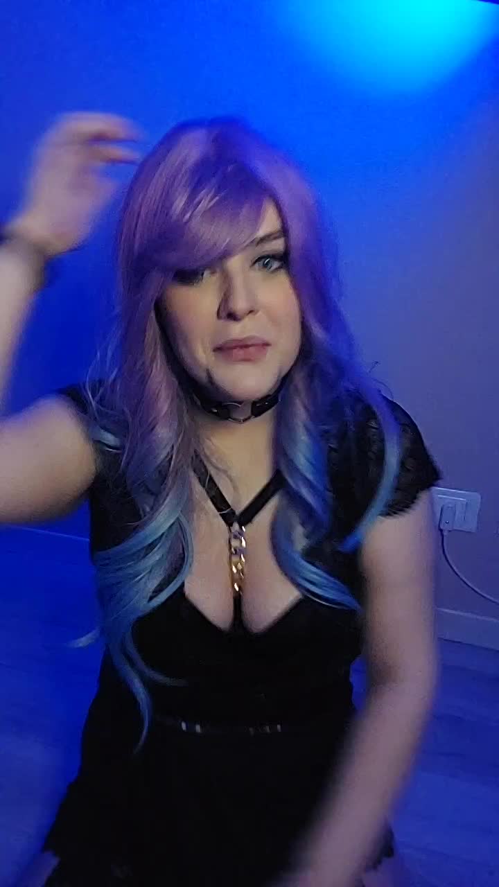 @tsuki otaku chan