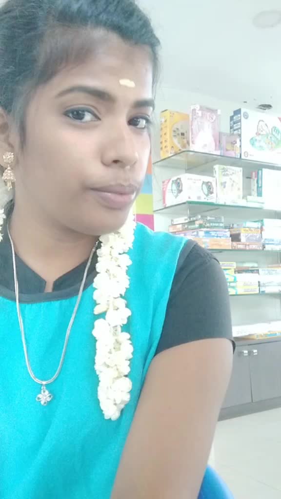 @Lovely aarthi😍