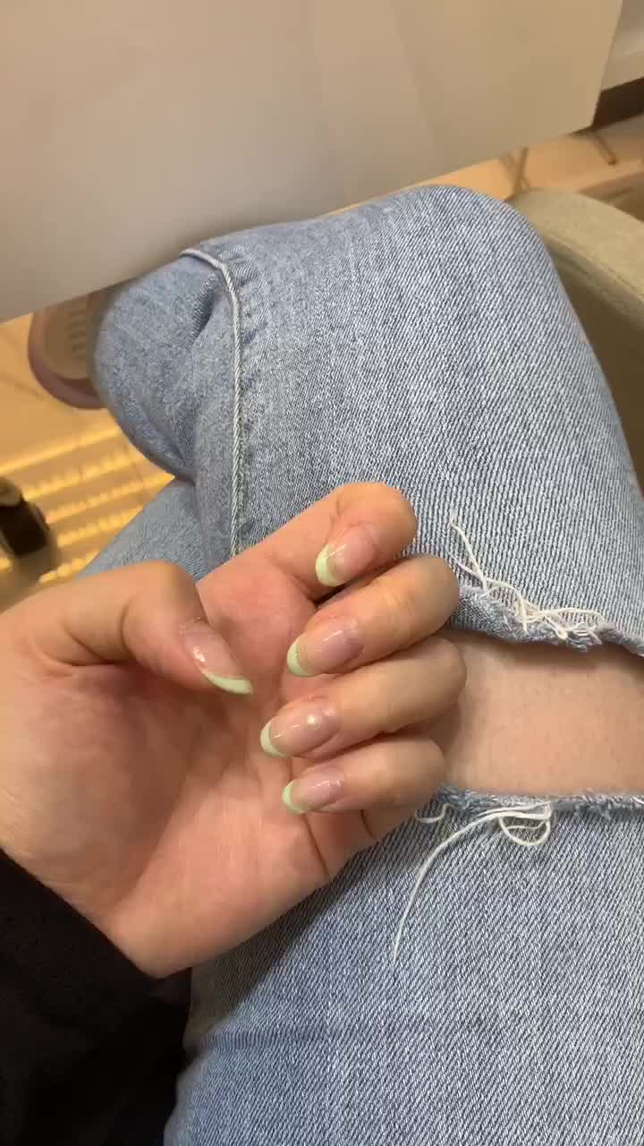 @hellomia