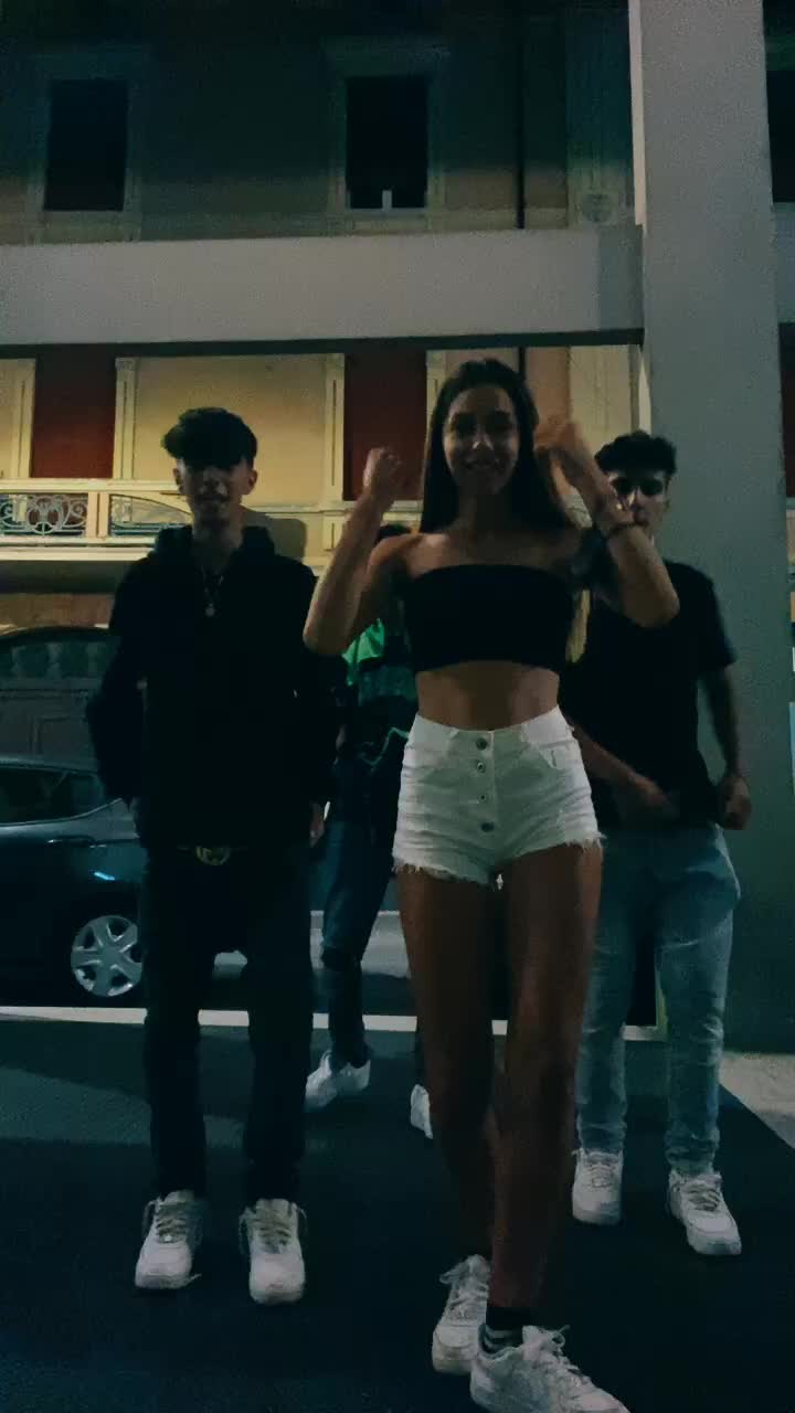 @Sofia🦑