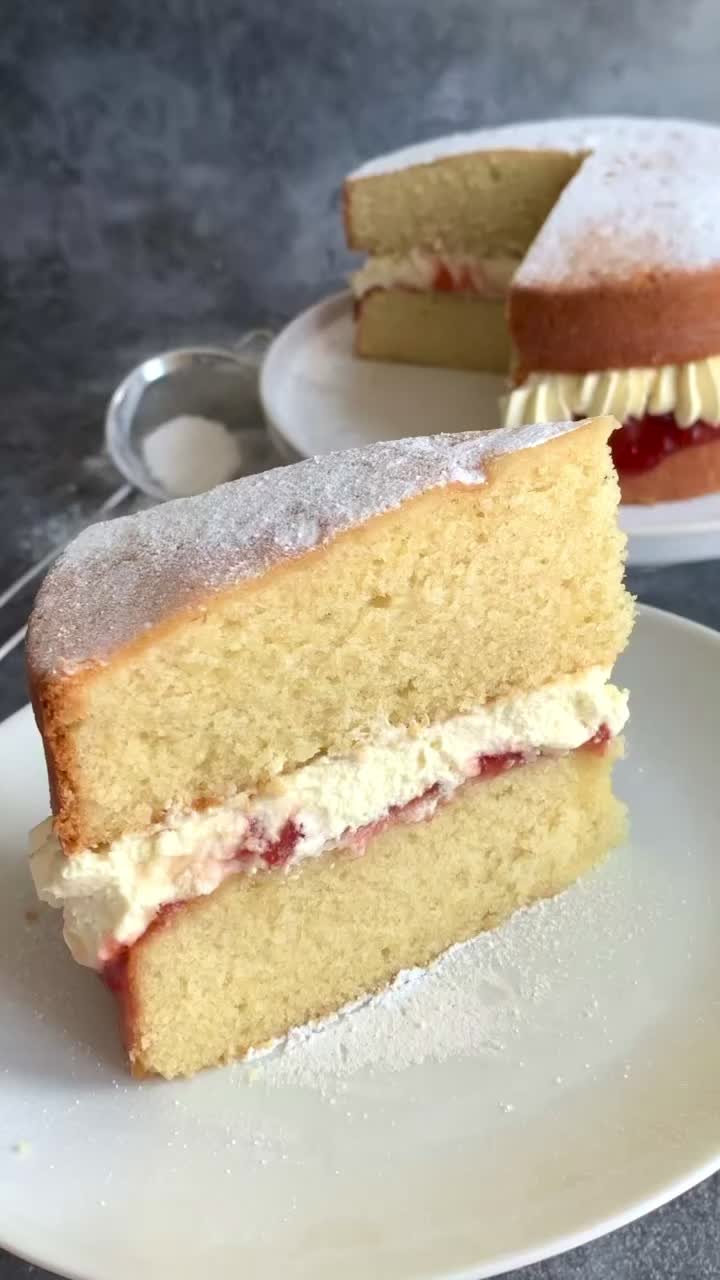 @Phoebe_Bakes_