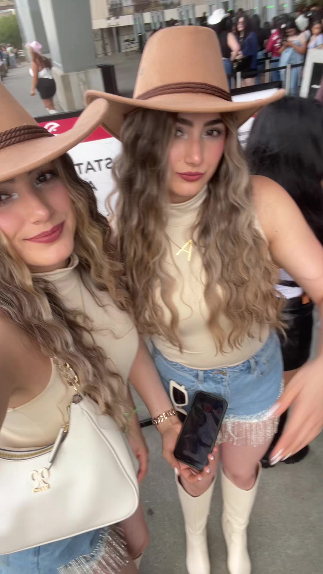 @Gio ✨