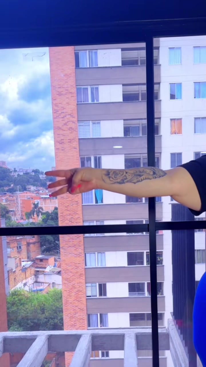 @lolanextdoar