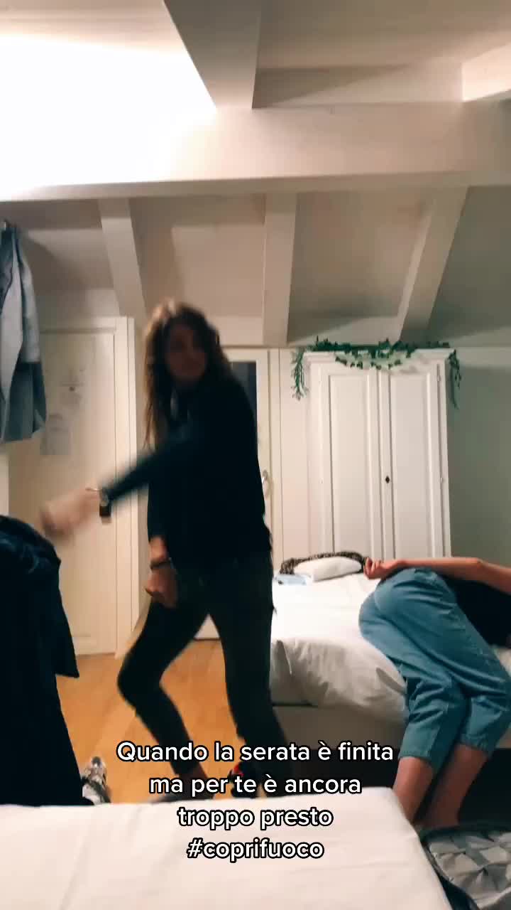 @elena_davia