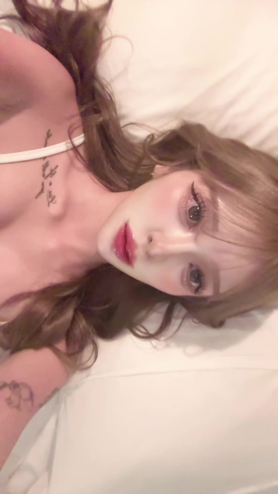 @マユ