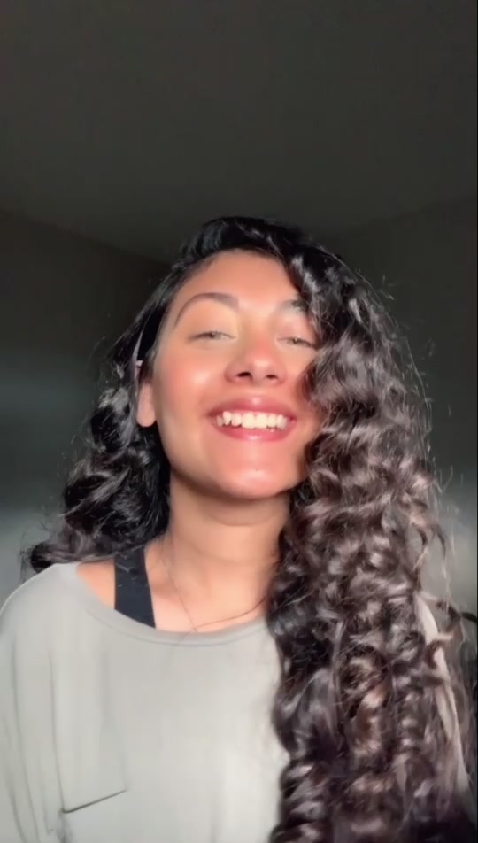 @KAVYAA🖤
