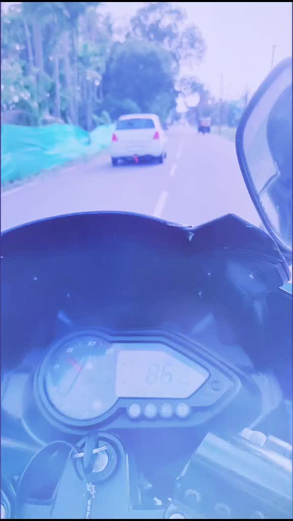 @ബൈക്ക് പ്രാന്തൻ 😍