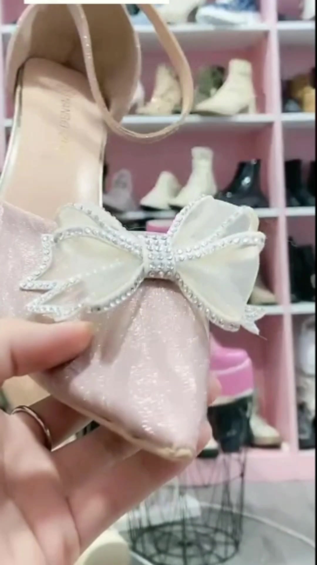 @Aneka_boots