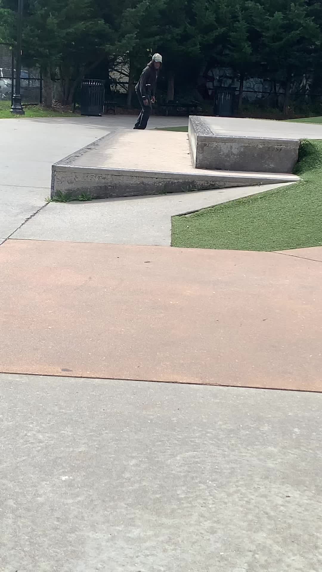 @Loo
