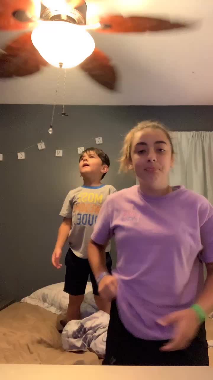 @D&aring;&ntilde;c&euml;_sq&uuml;&aring;dd👯&zwj;♀️💃🏻