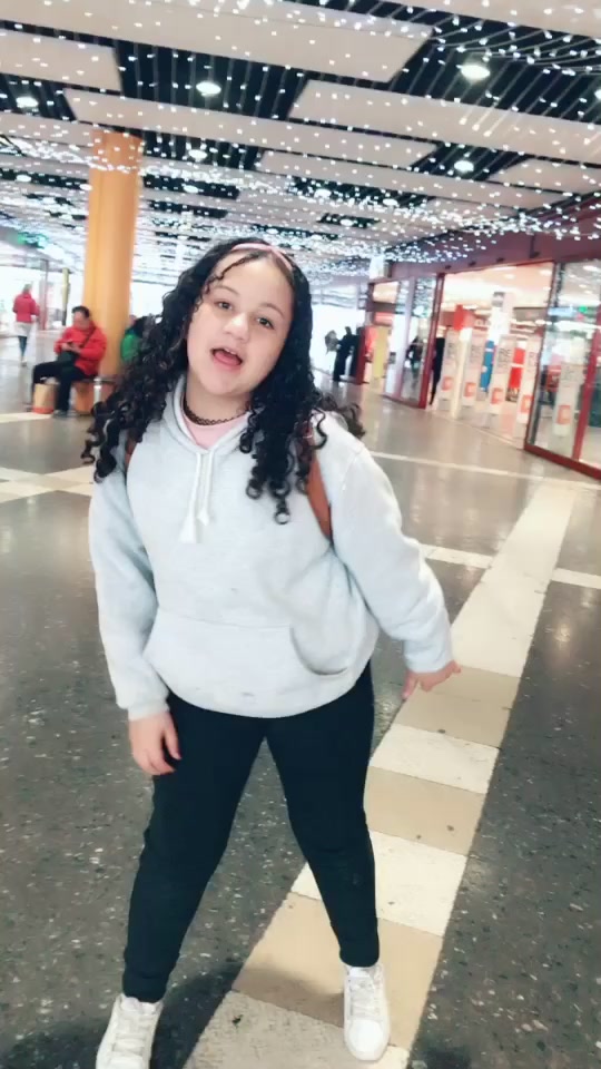 @Lincyviana1234