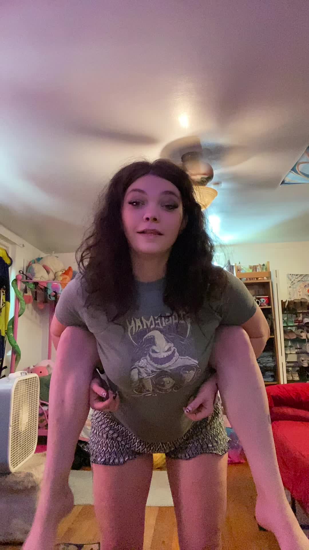 @Whit💜
