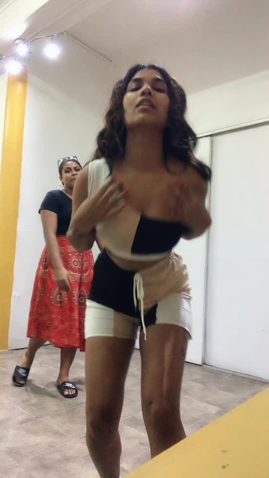 @shivanjli