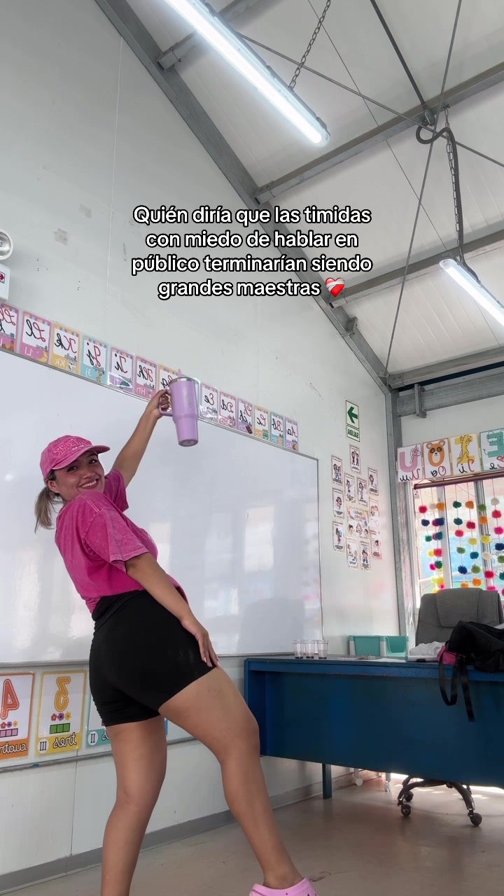 @Miss Meylin👩🏼🏫