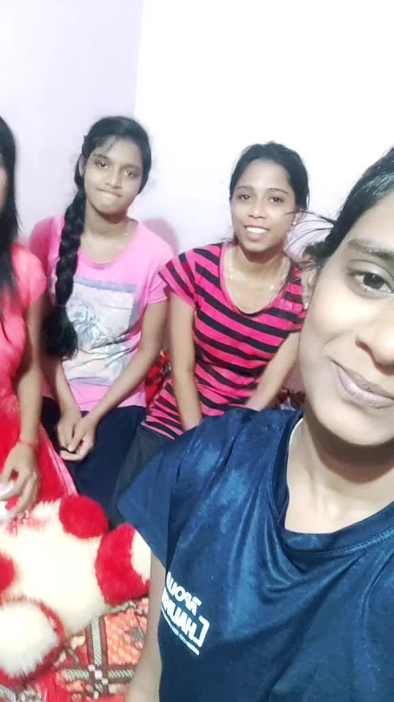 @Minnu👭Anjuu