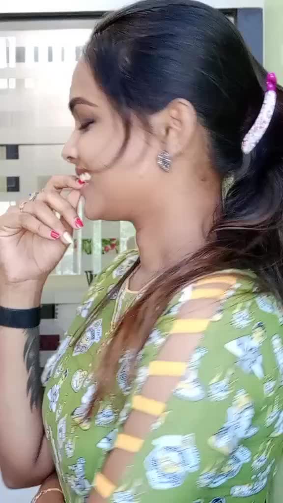 @Sowmee