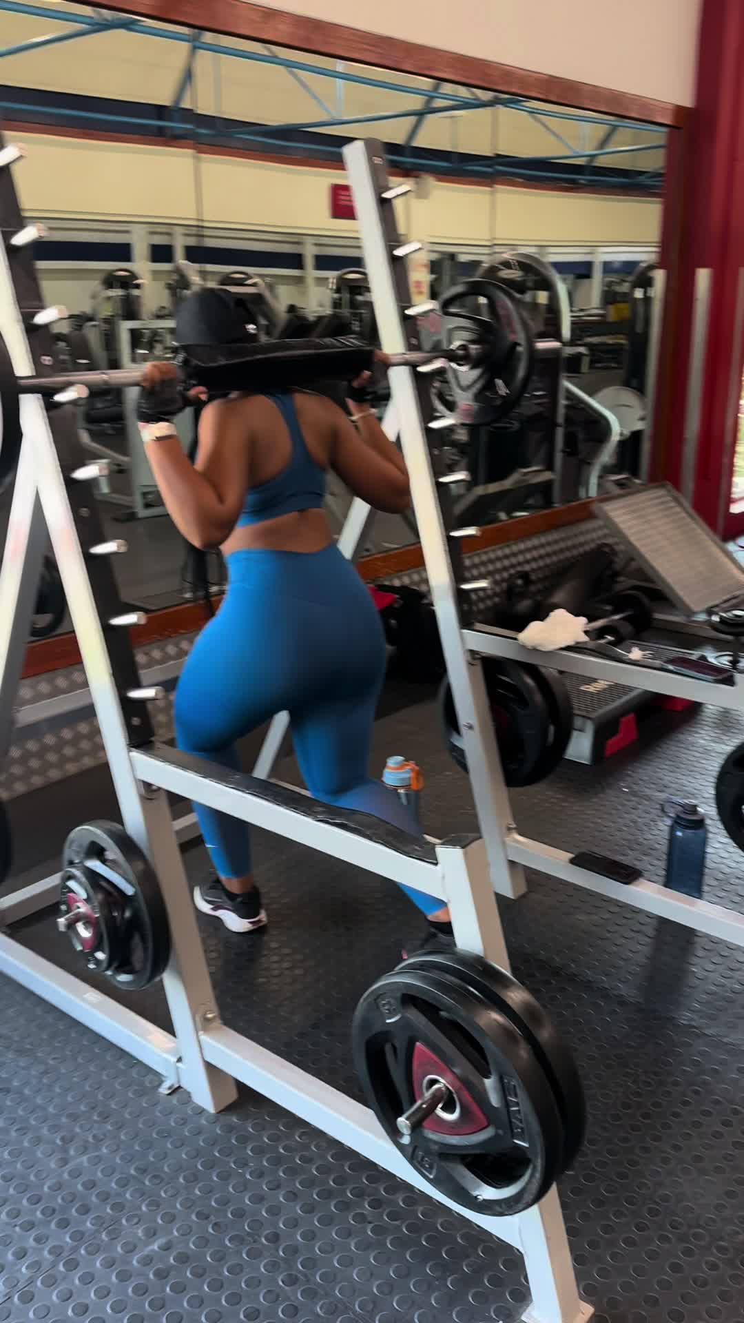 @Khanyi_s