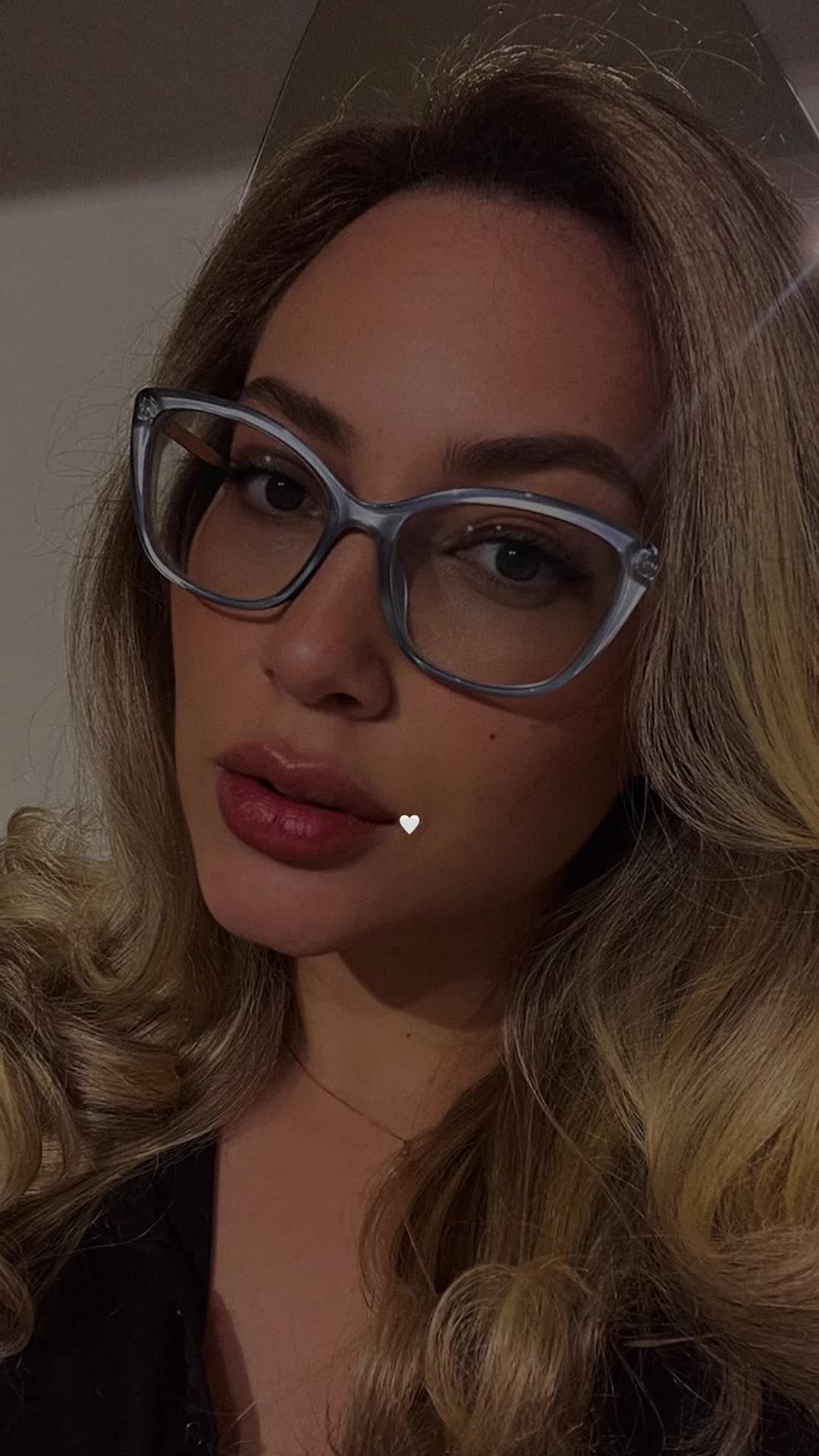 @karolmarimarr