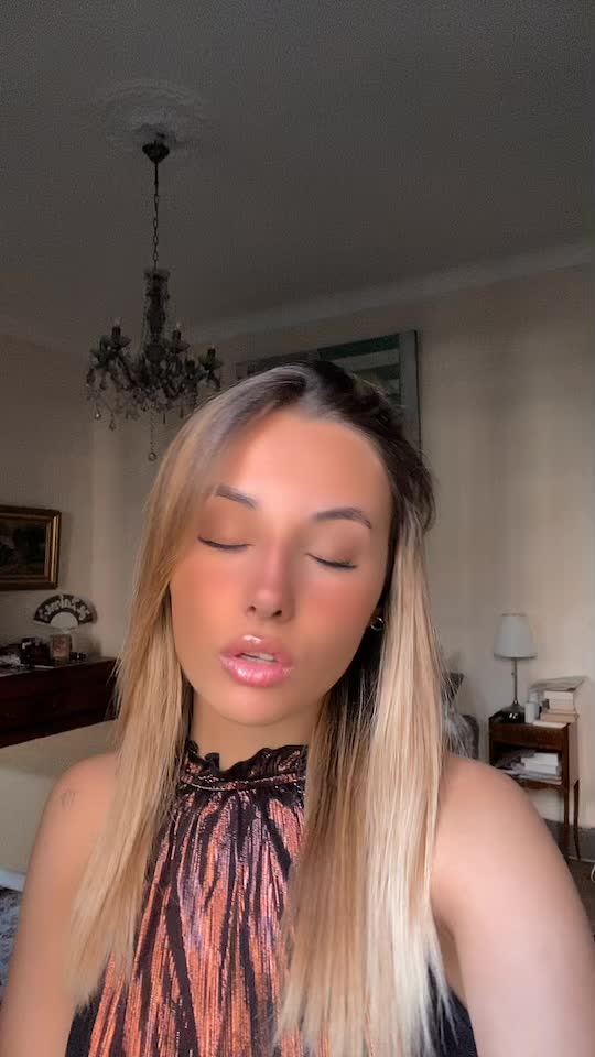 @victoriaromagne