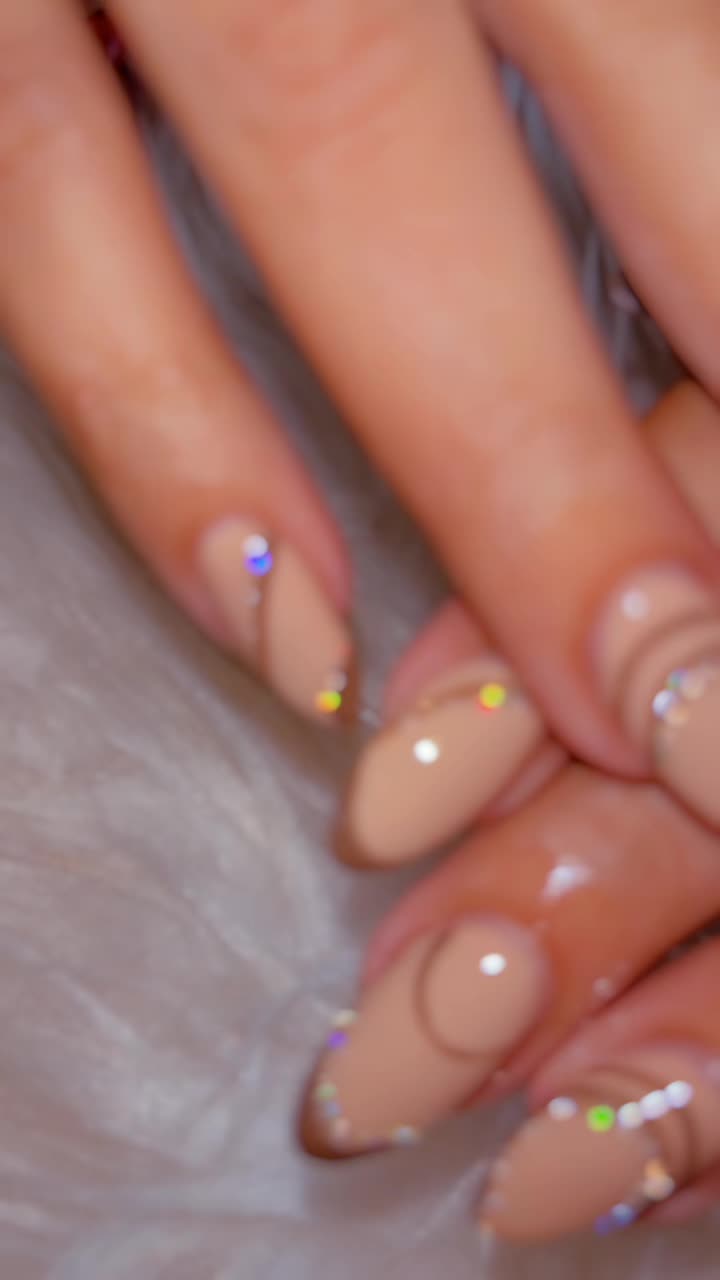 @TIPSY TURVY NAILS AND LASHES