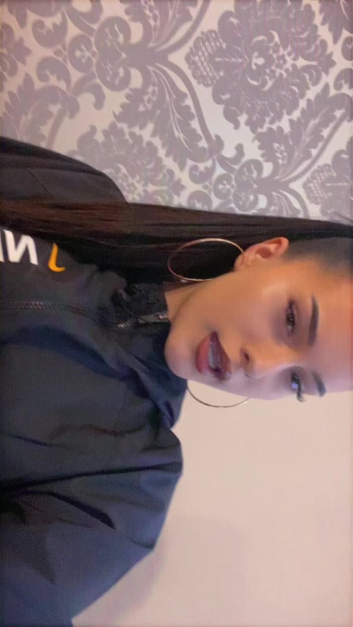 @🖤