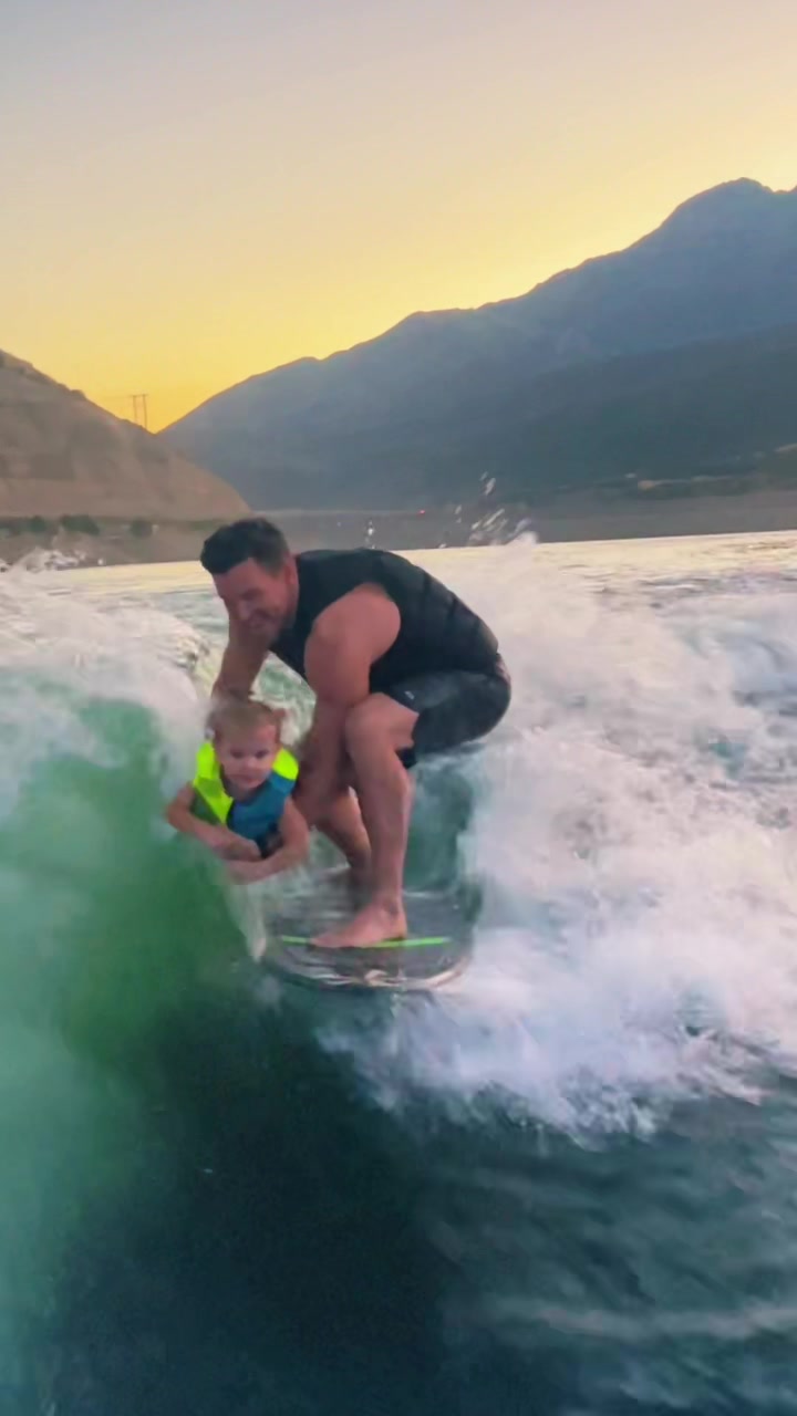 @BradySellsBoats