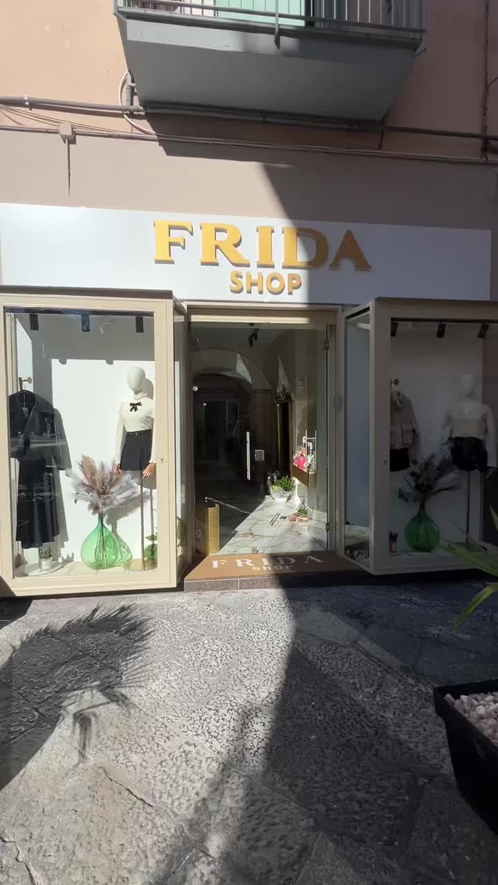 @Giusy Napolitano // fridashop