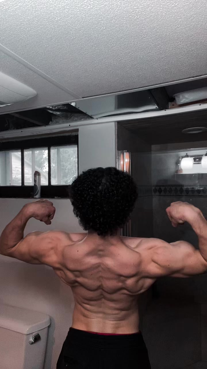 @curly.