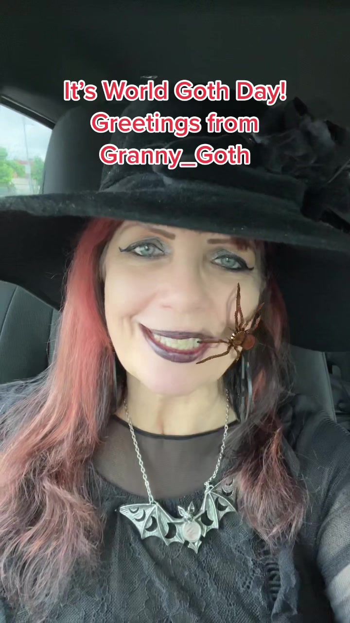 @Granny Goth Rauncie