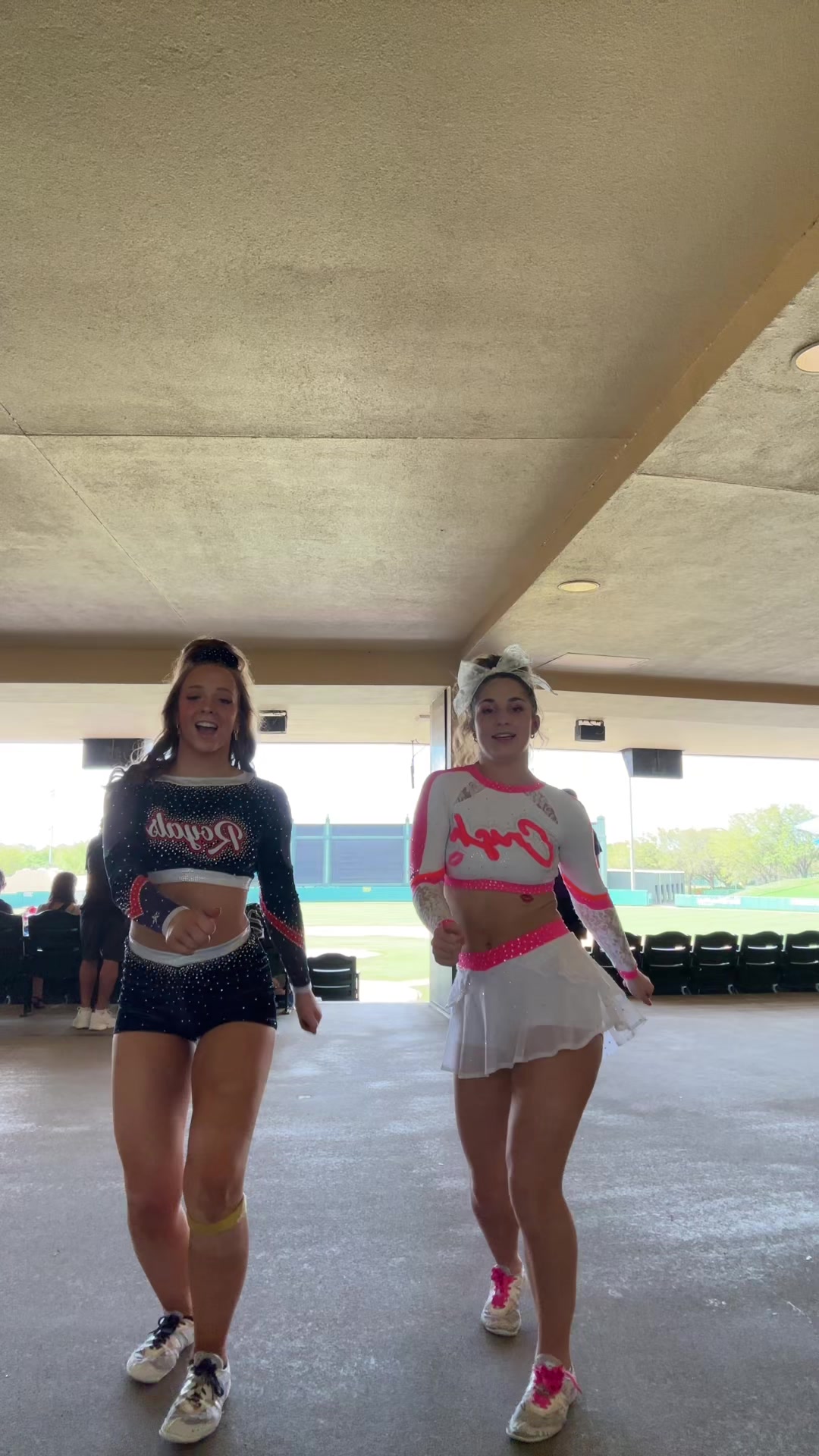 @Bella