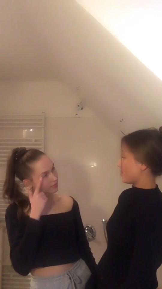 @Alina & Sabrina