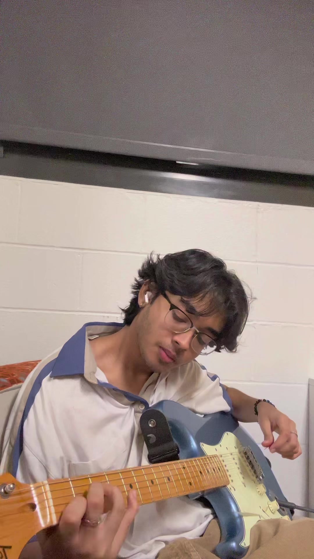 @KM