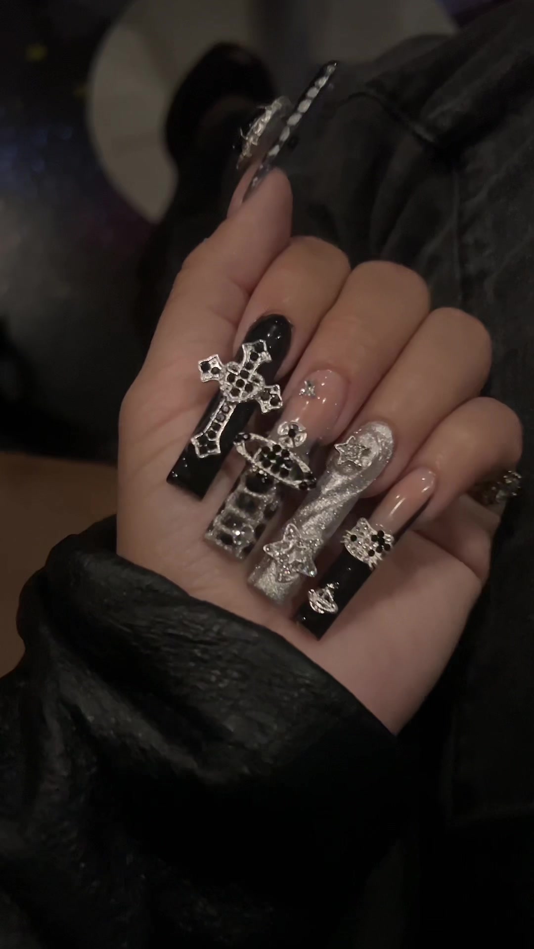 @chakraanails