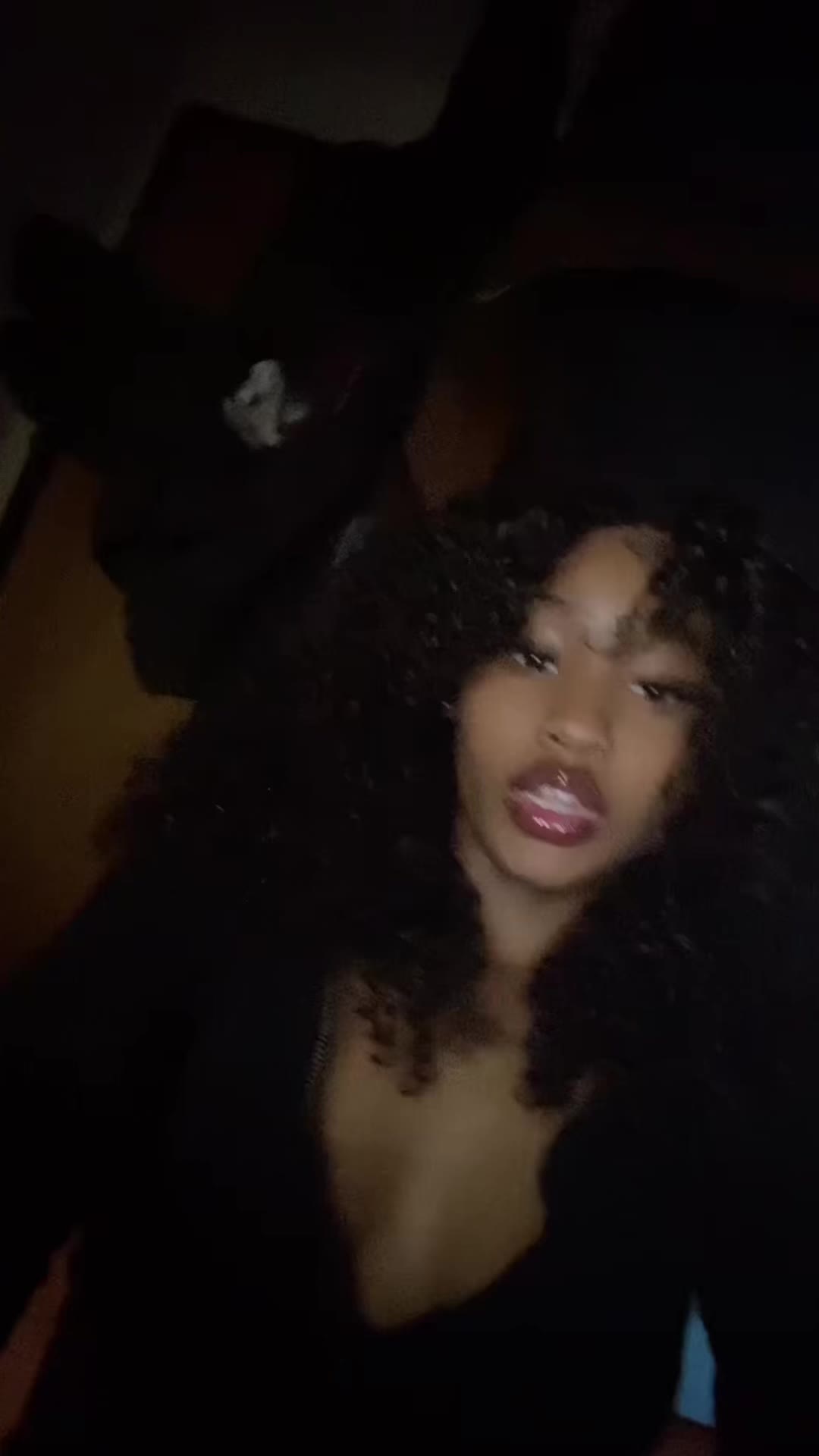 @niyaraa 👅