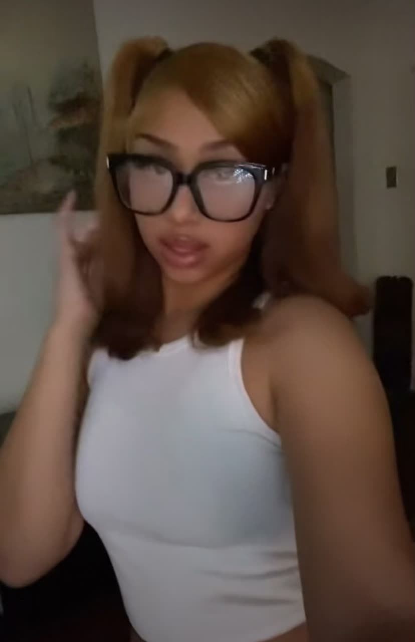 @Prettygirlnae