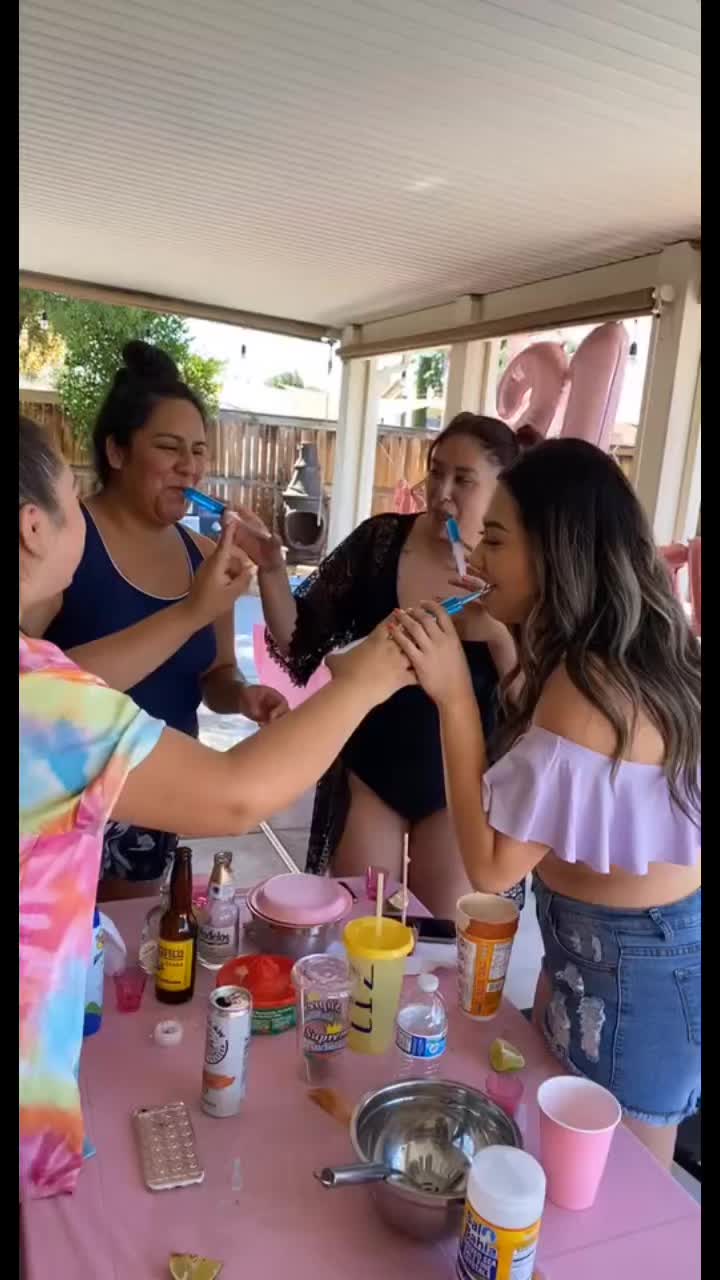 @Liz Cossio