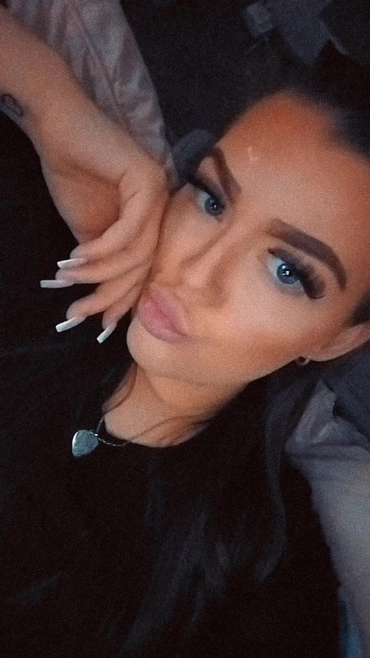 @demiholt8