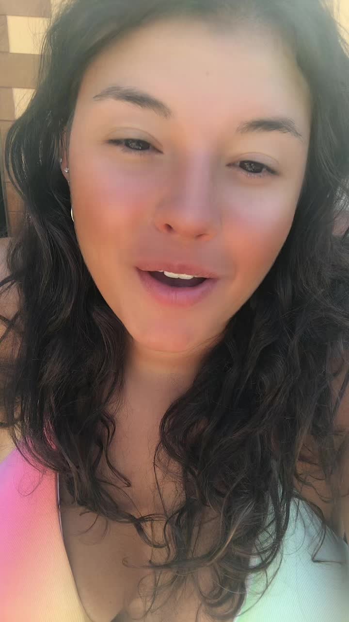 @Alexa💫