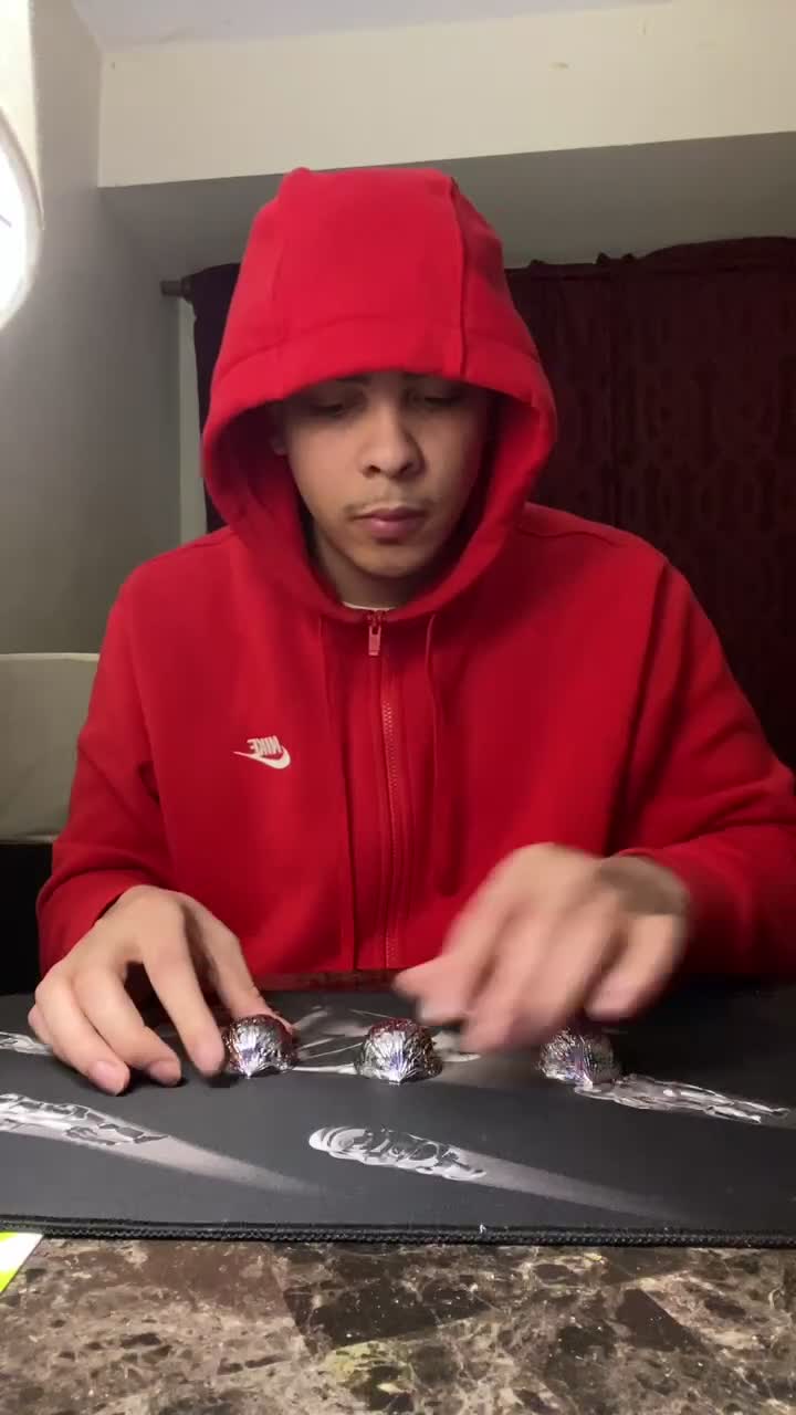 @Sellurr