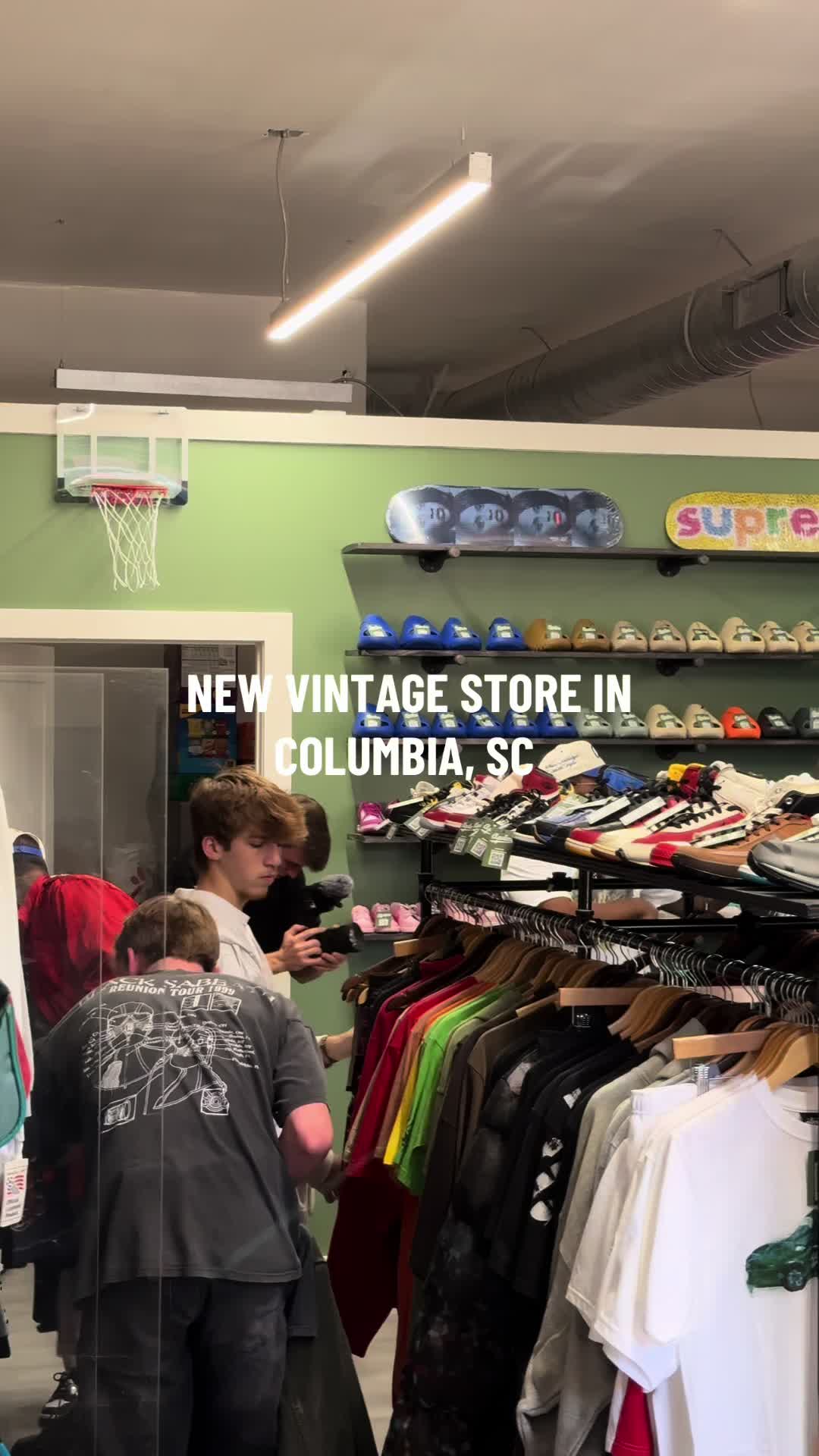 @Ageless Vintage Market