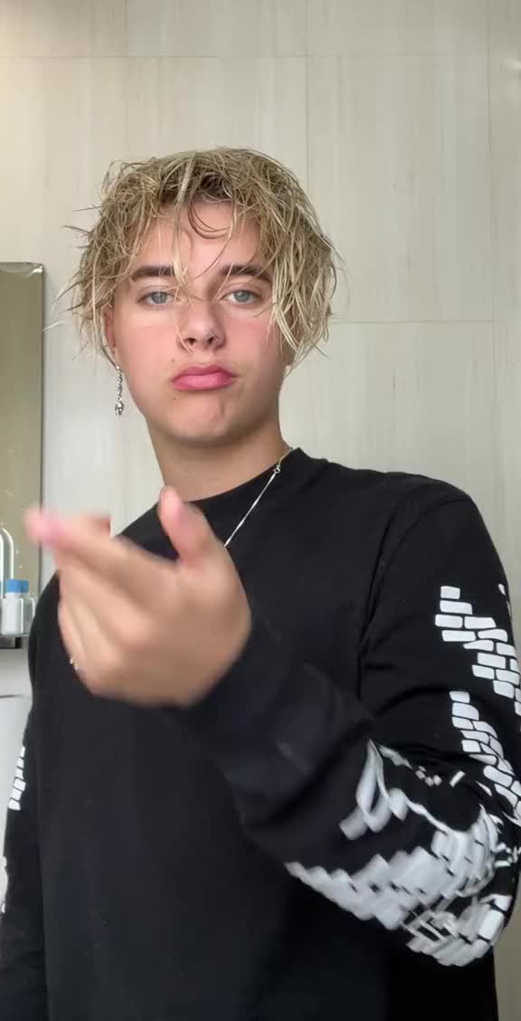 @notgavinmagnus