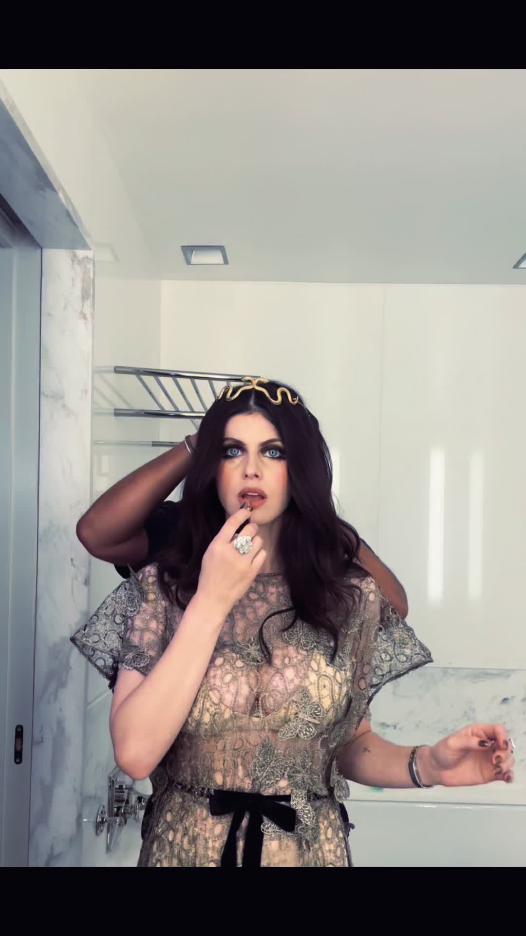 @Alexandra Daddario
