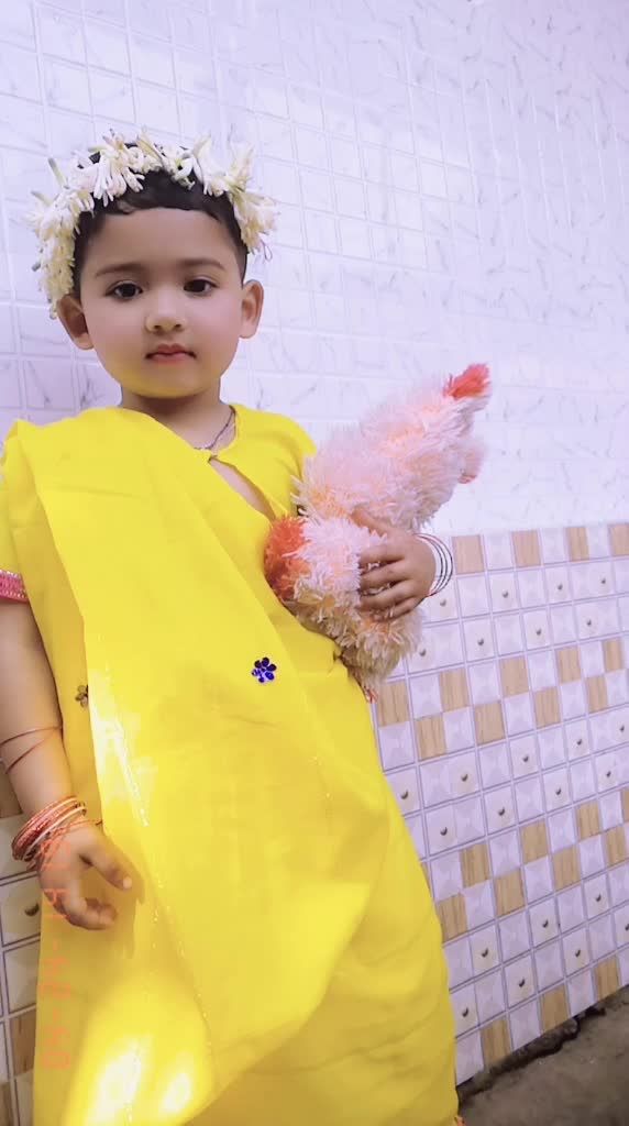 @_arohi_653