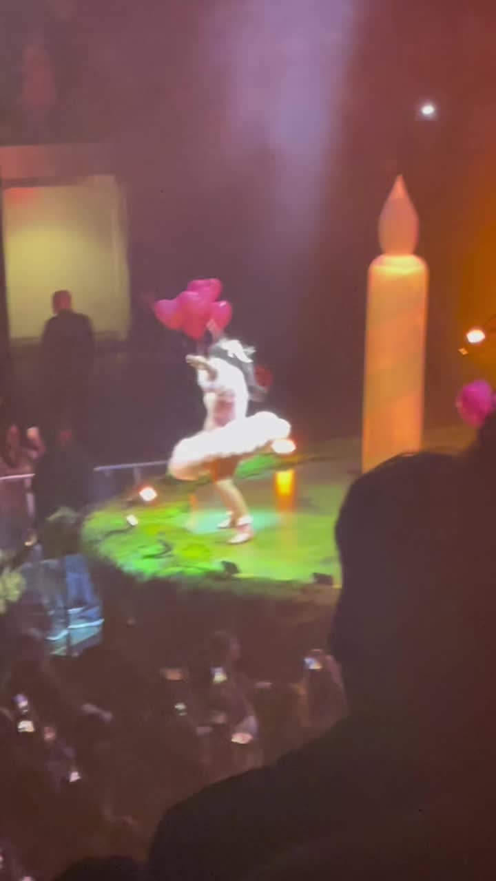 @Melanie Martinez fanpage